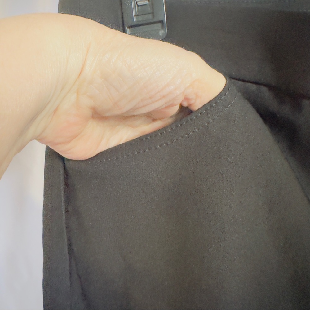 NWT Alfred Dunner Classics 2020 Black Allure Capri SZ 16 Pull On Pants Super - Picture 5 of 16